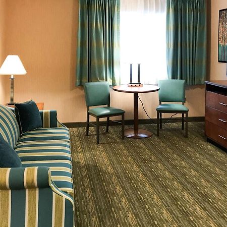 Quality Inn Бедфорд Екстериор снимка