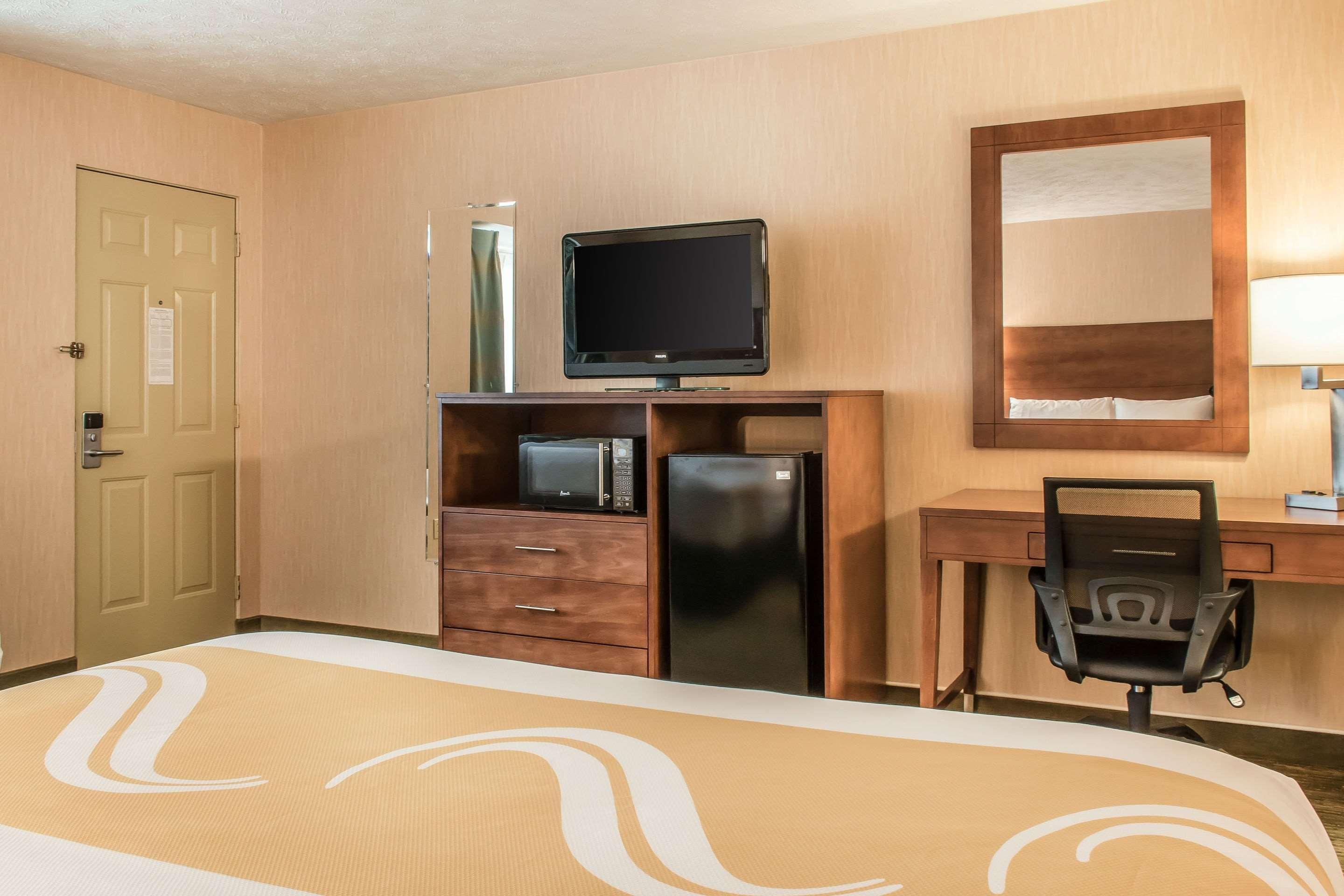 Quality Inn Бедфорд Екстериор снимка