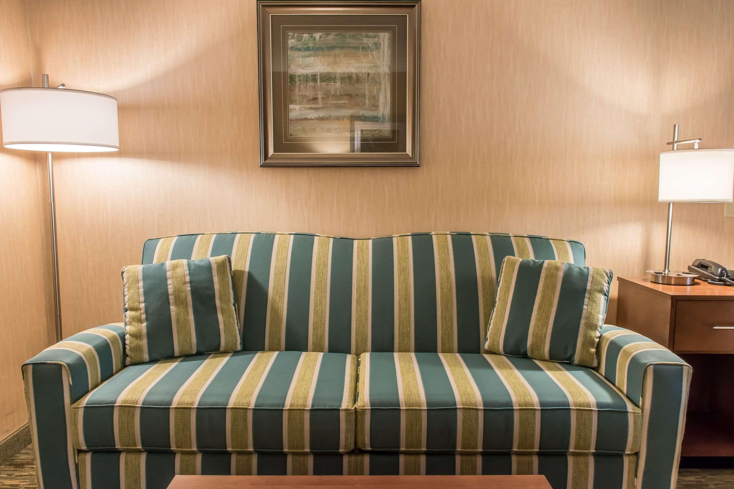 Quality Inn Бедфорд Екстериор снимка