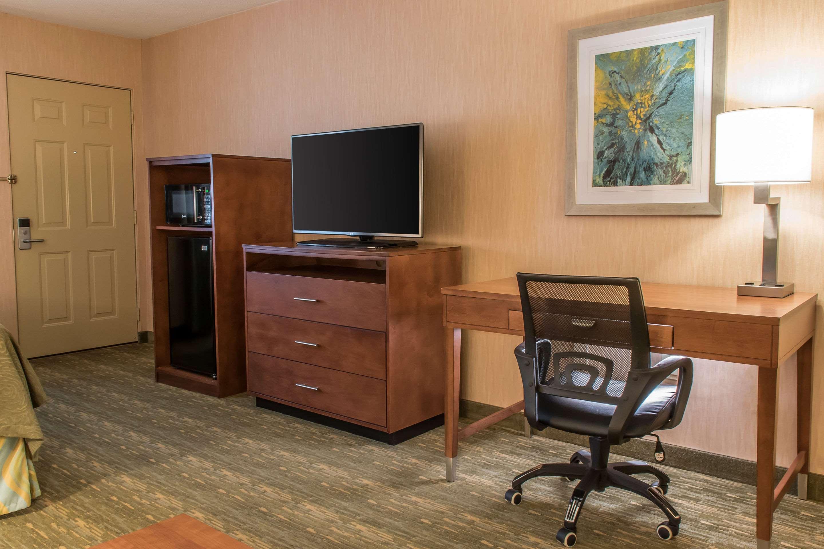 Quality Inn Бедфорд Екстериор снимка