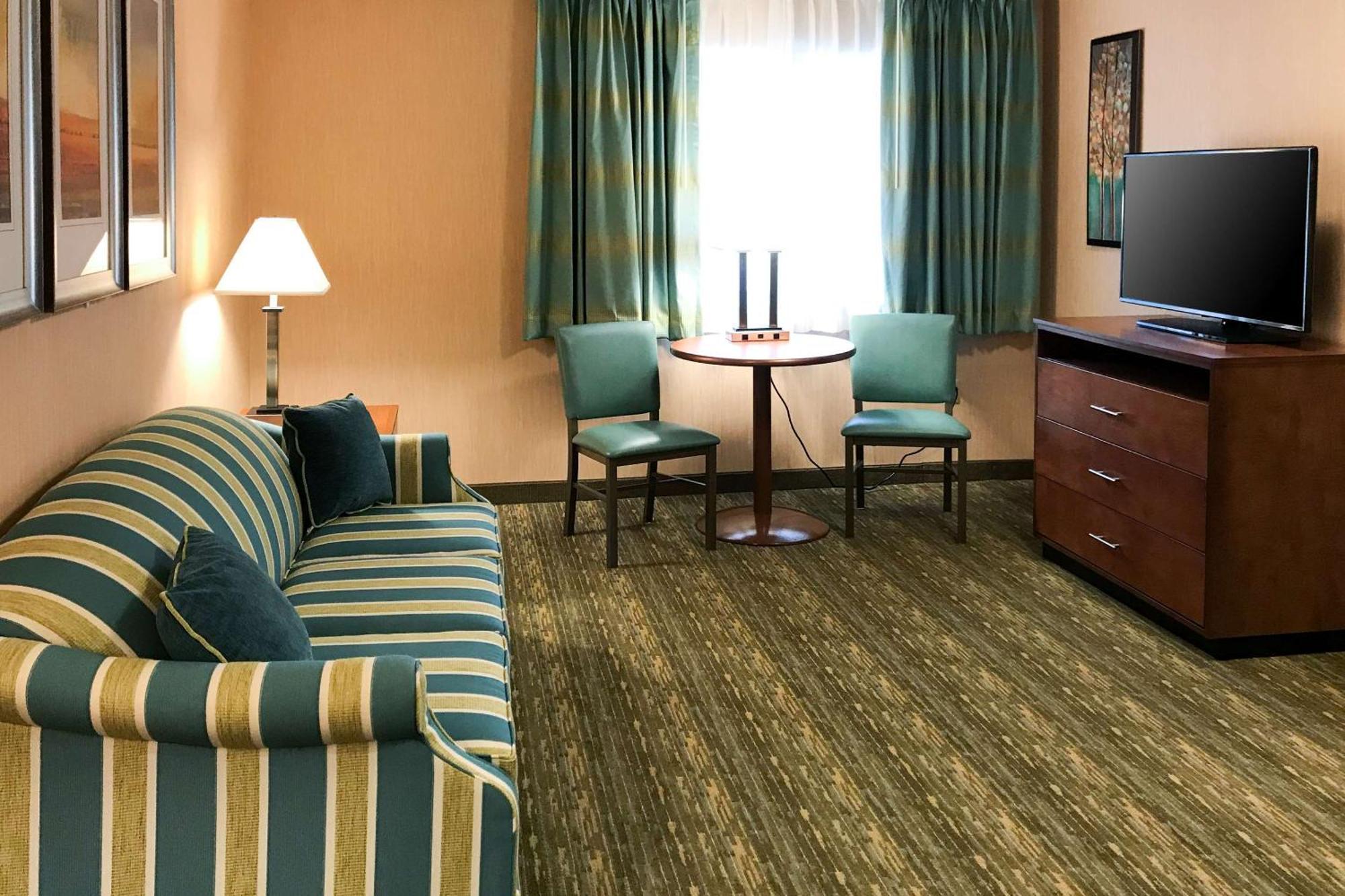 Quality Inn Бедфорд Екстериор снимка