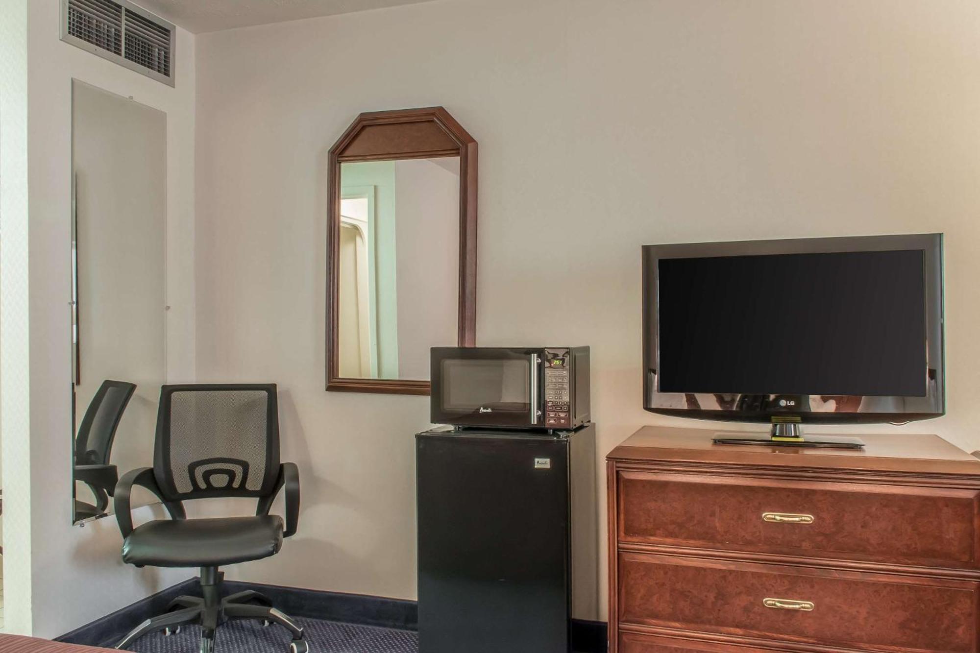 Quality Inn Бедфорд Екстериор снимка
