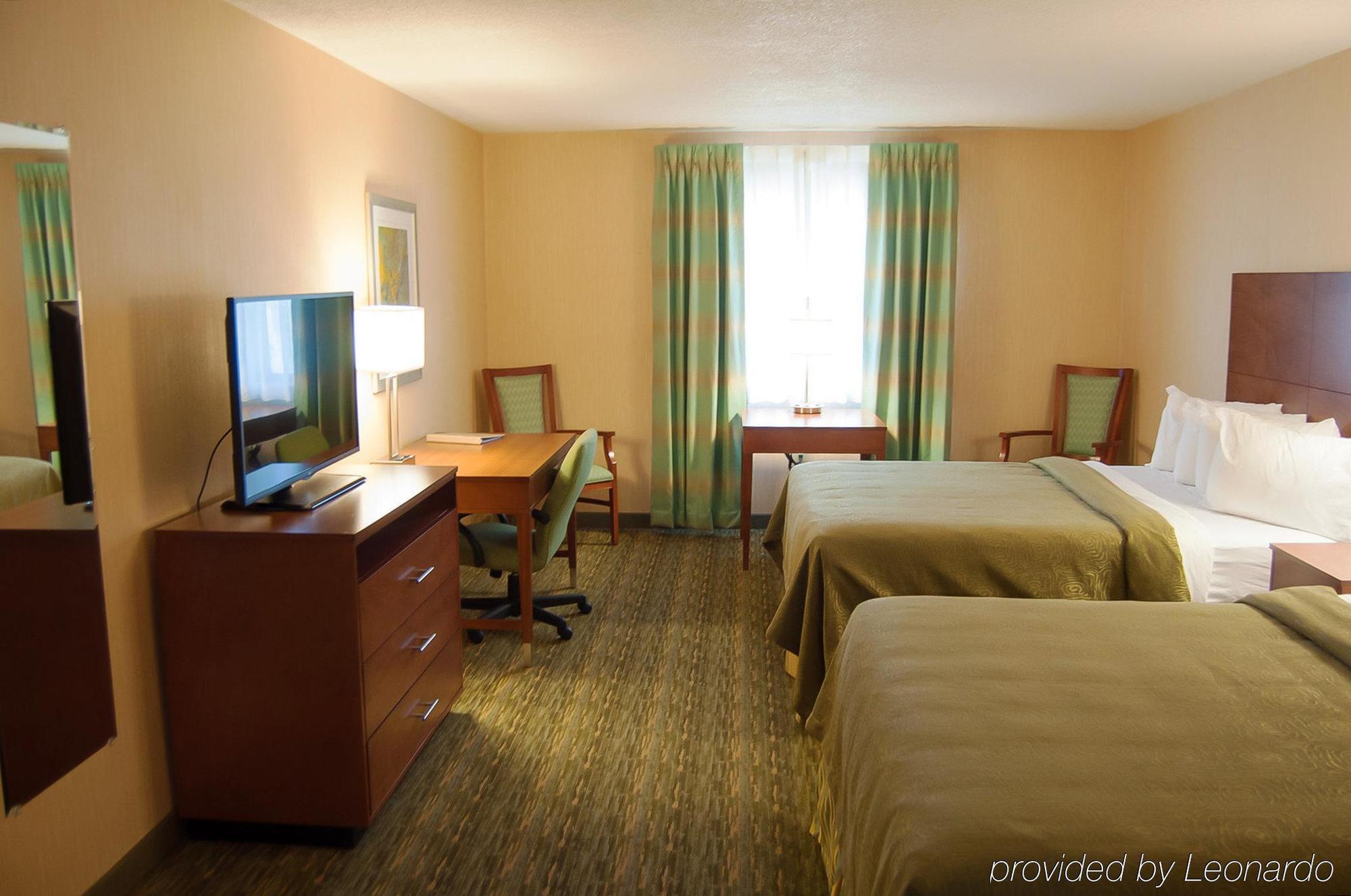 Quality Inn Бедфорд Екстериор снимка