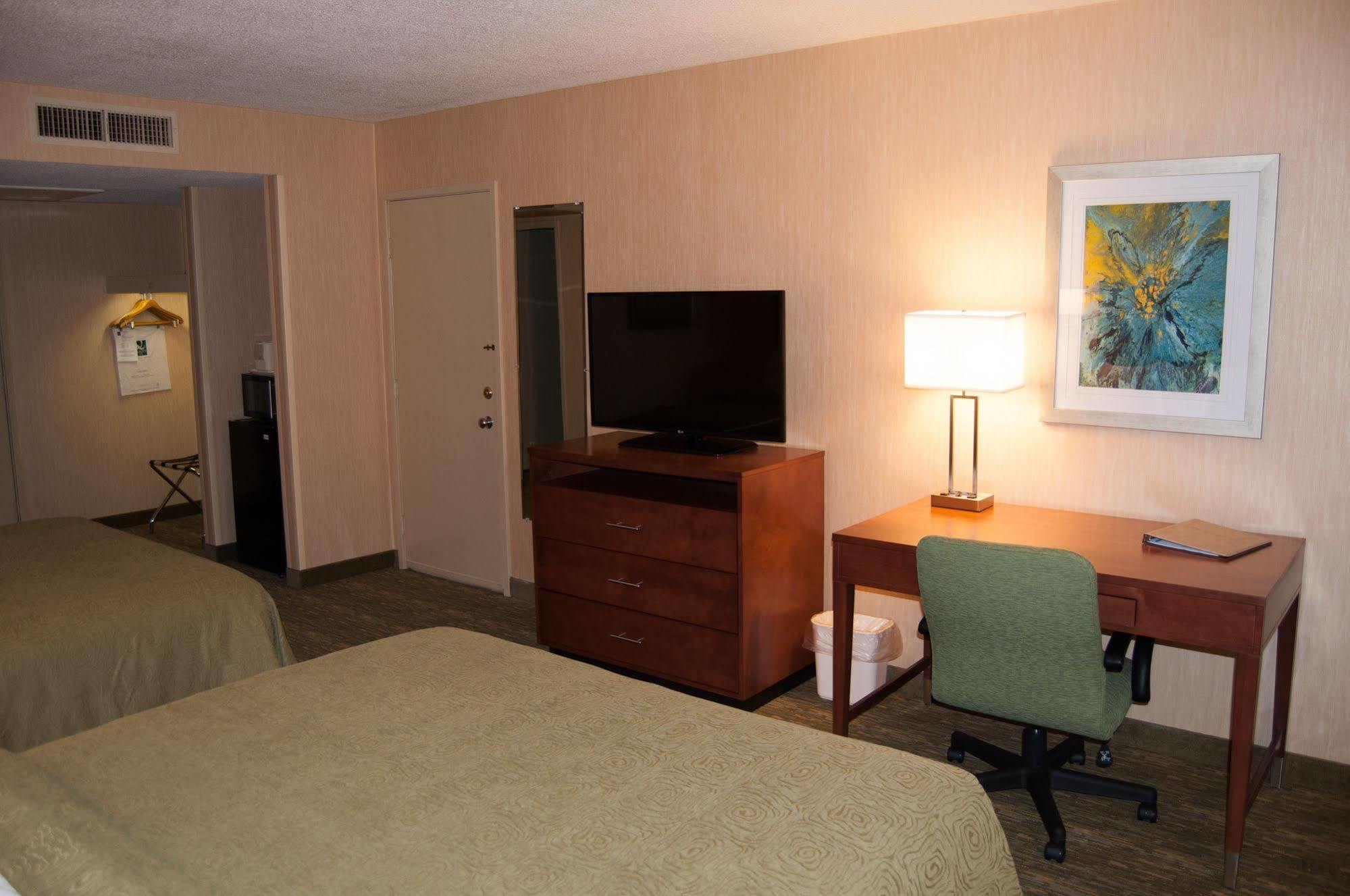 Quality Inn Бедфорд Екстериор снимка